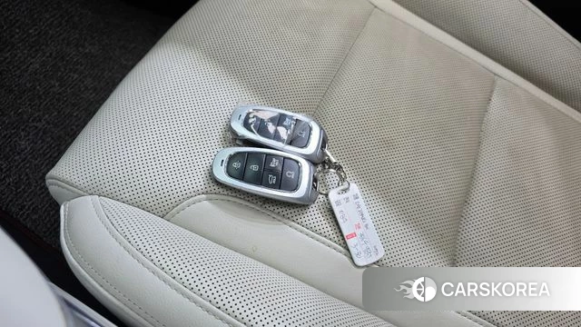 Hyundai The New Grandeur IG Hybrid 2022 Белый из Кореи, фото 6