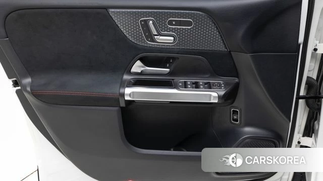 Mercedes-Benz GLB-Class X247 2025 Белый из Кореи, фото 6