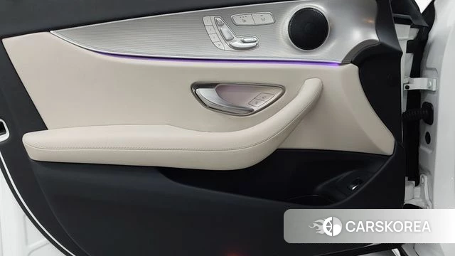 Mercedes-Benz E-Class W213 2018 Белый из Кореи, фото 6