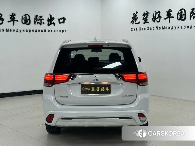 Mitsubishi  Outlander 2022 Белый из Китая, фото 6