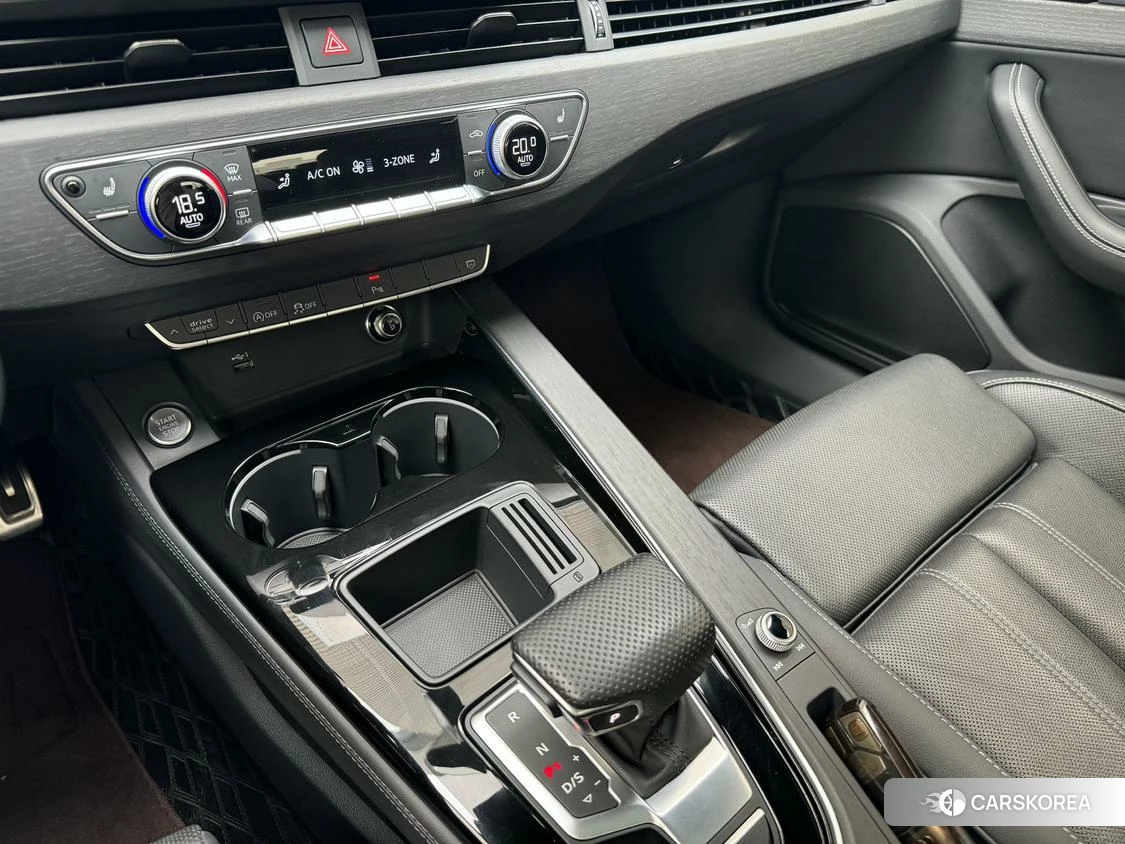 Audi A4L 2023 Темно-серый из Китая, фото 6