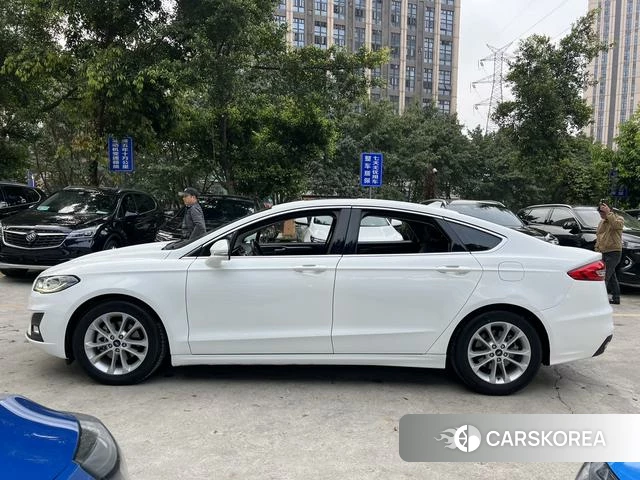 Ford Mondeo 2021 Белый из Китая, фото 6