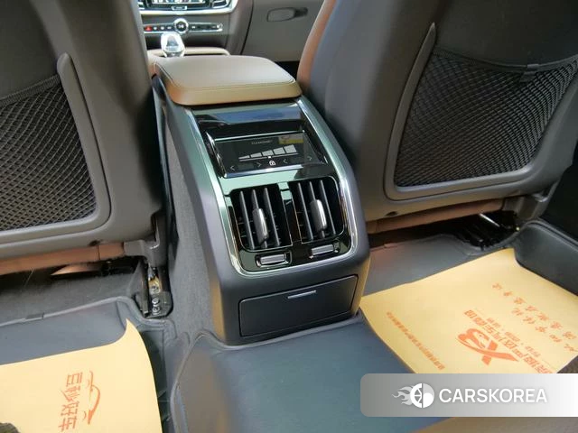 Volvo S90 2024 Темно-серый из Китая, фото 6