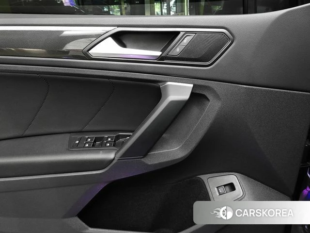 Volkswagen Tiguan second Generation 2021 Серый из Кореи, фото 6