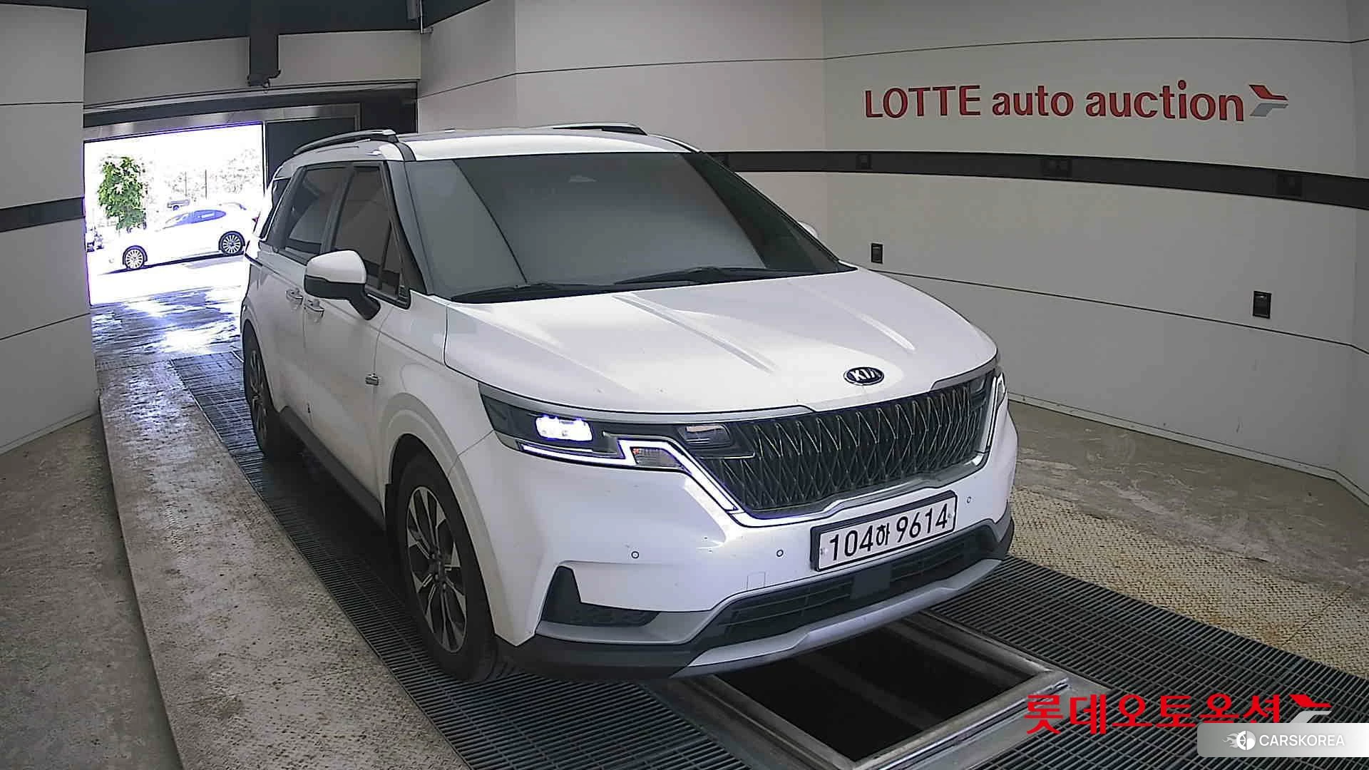 Kia Carnival 2021 Snow White Pearl (optional) из Кореи, фото 6