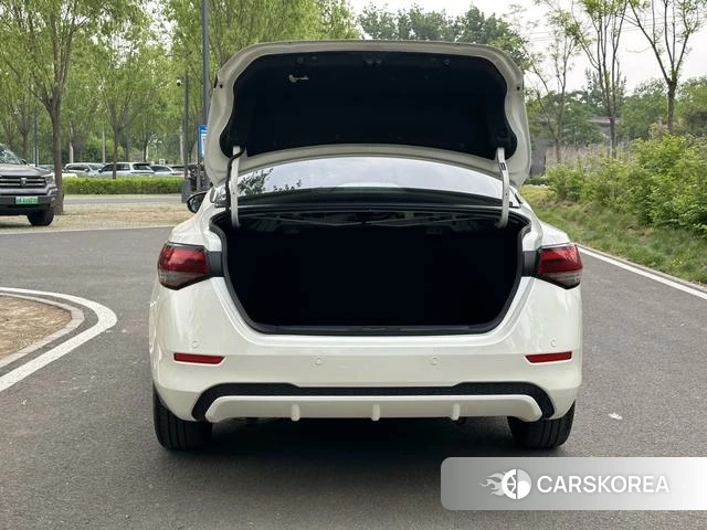 Nissan Xuan Yi 2022 Белый из Китая, фото 6