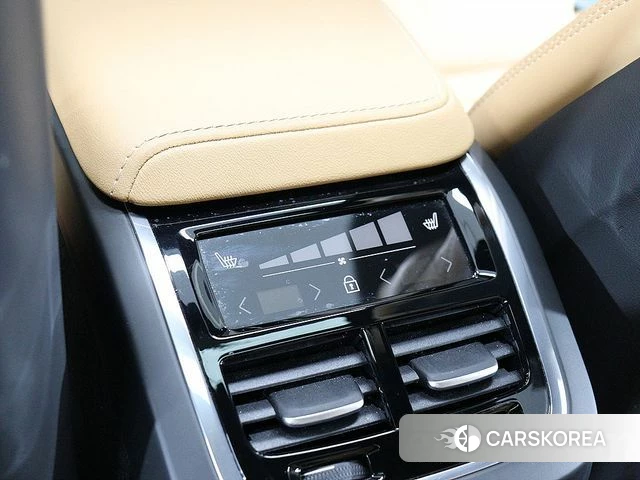 Volvo XC60 second Generation 2025 Белый из Кореи, фото 6