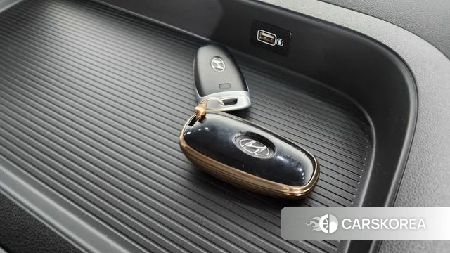 Hyundai Staria 2023 Белый из Кореи, фото 6