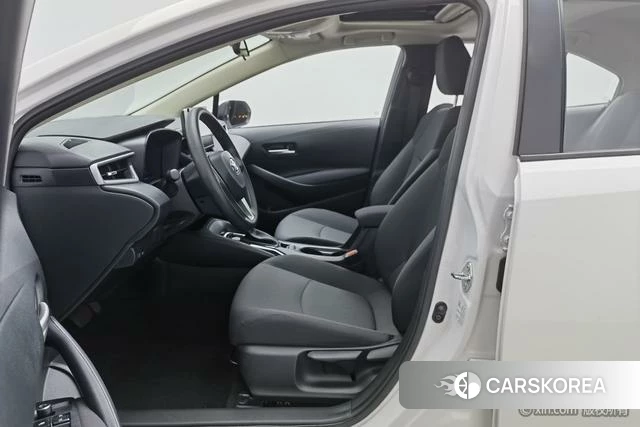 Toyota Corolla 2023 Белый из Китая, фото 6