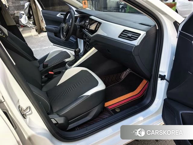 Volkswagen Polo 2022 Белый из Китая, фото 6