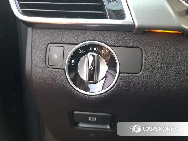 Mercedes-Benz GLE - Class W166 2018 Черный из Кореи, фото 6