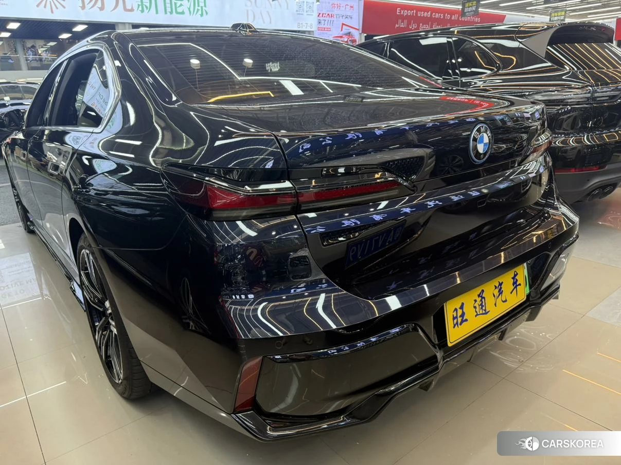 BMW i7 2023 Синий из Китая, фото 6
