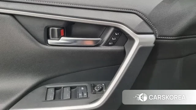 Toyota RAV4 5th Generation 2023 Черный из Кореи, фото 6