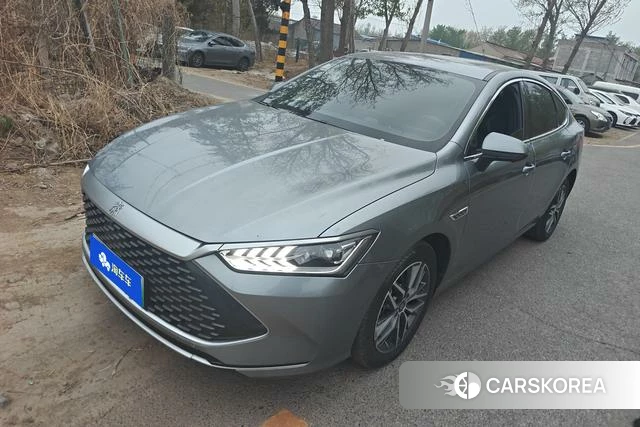 BYD Qin PLUS DM 2023 Темно-серый из Китая, фото 6