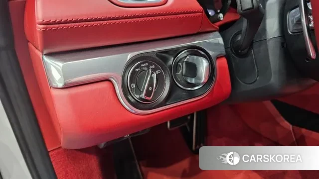 Porsche 718 Boxster 2022 Серебристо-серый из Кореи, фото 6