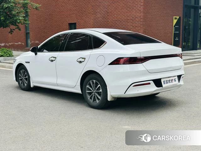 BYD Qin PLUS DM 2024 Белый из Китая, фото 6