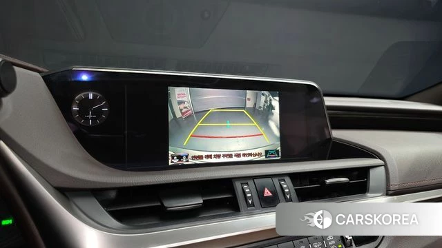 Lexus ES300h 7th generation 2021 Серебристо-серый из Кореи, фото 6