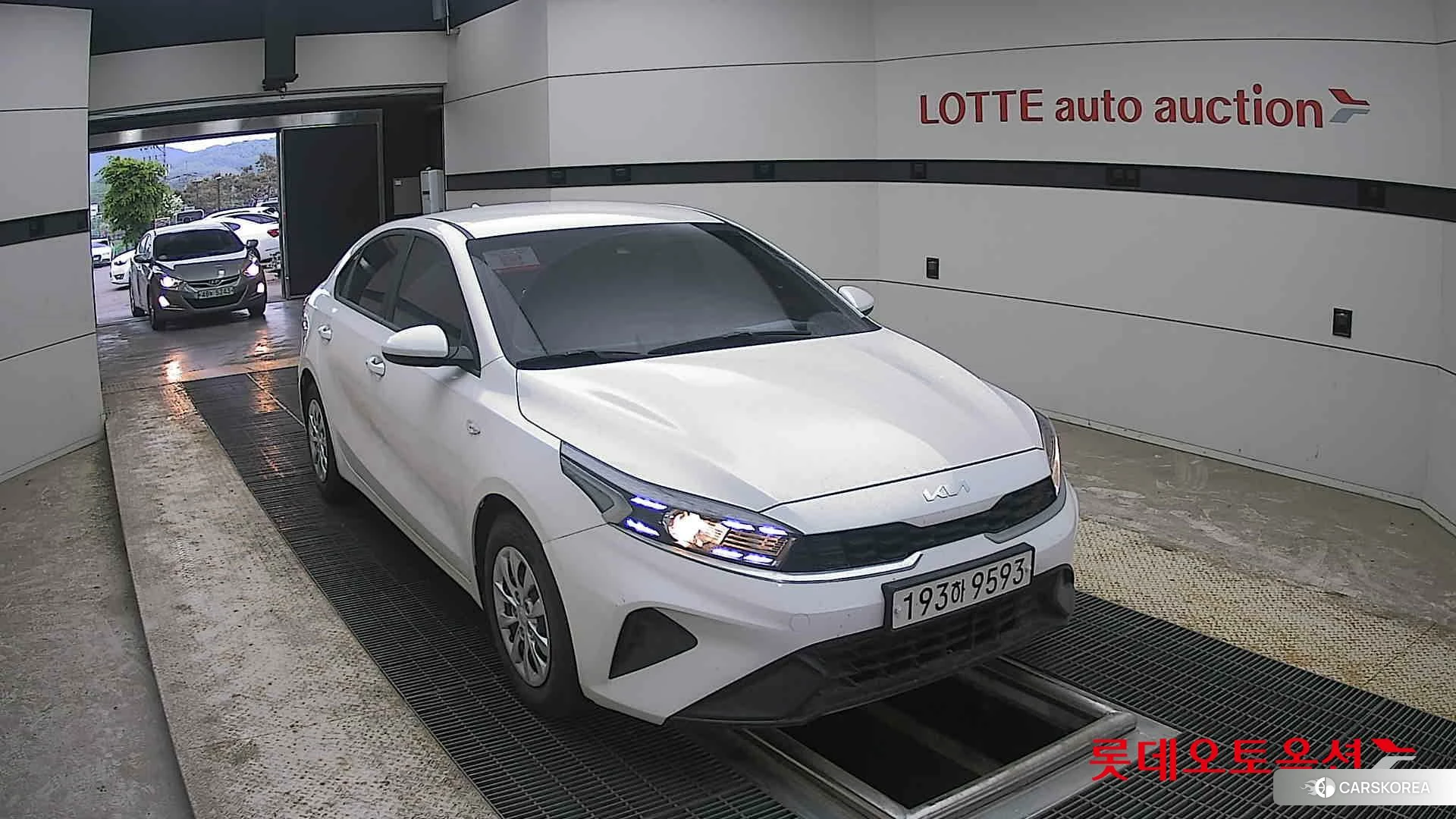 Kia K3 2022 Snow White Pearl из Кореи, фото 6
