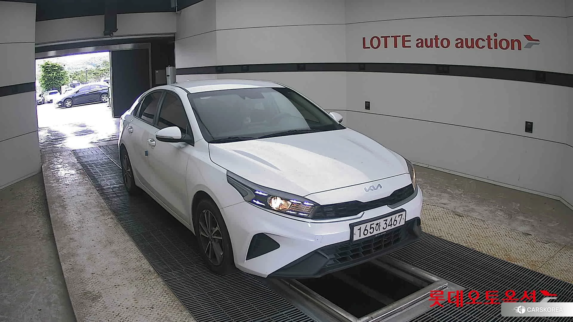 Kia K3 2022 Snow White Pearl из Кореи, фото 6