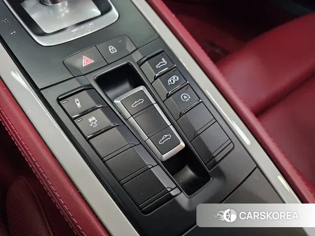 Porsche 718 Boxster 2023 Серебристо-серый из Кореи, фото 6