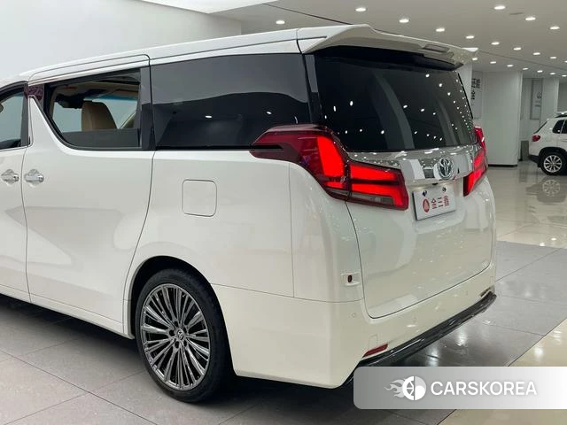 Toyota Elfa 2022 Белый из Китая, фото 6