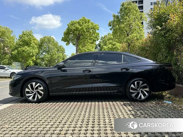 Volkswagen Passat 2025 Черный из Китая, фото 6