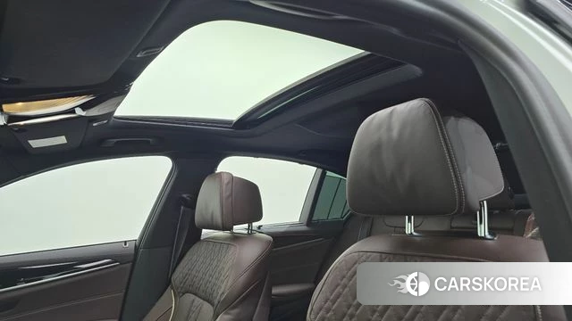 BMW 5 Series (G30) 2022 Белый из Кореи, фото 6