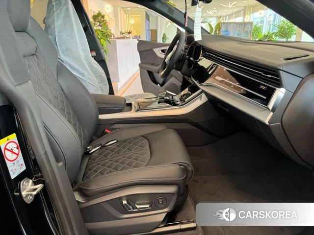 Audi Q8 (4M) 2026 Черный из Кореи, фото 6