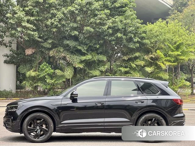 Volkswagen Touareg 2021 Черный из Китая, фото 6