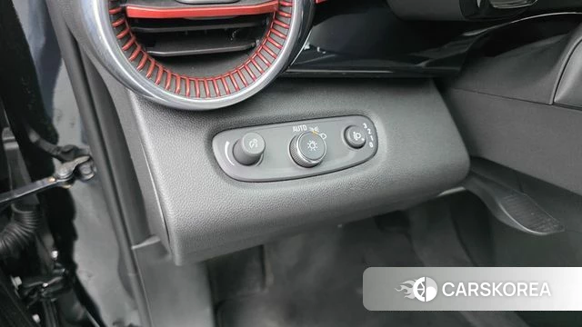 Chevrolet (GM Daewoo) Trax Crossover 2024 Черный из Кореи, фото 6