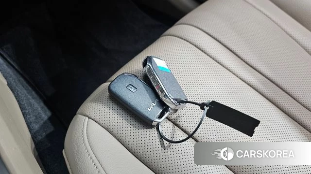 Kia K8 Hybrid 2022 Серебристо-серый из Кореи, фото 6