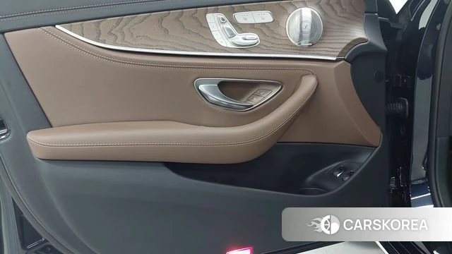 Mercedes-Benz E-Class W213 2022 Синий из Кореи, фото 6