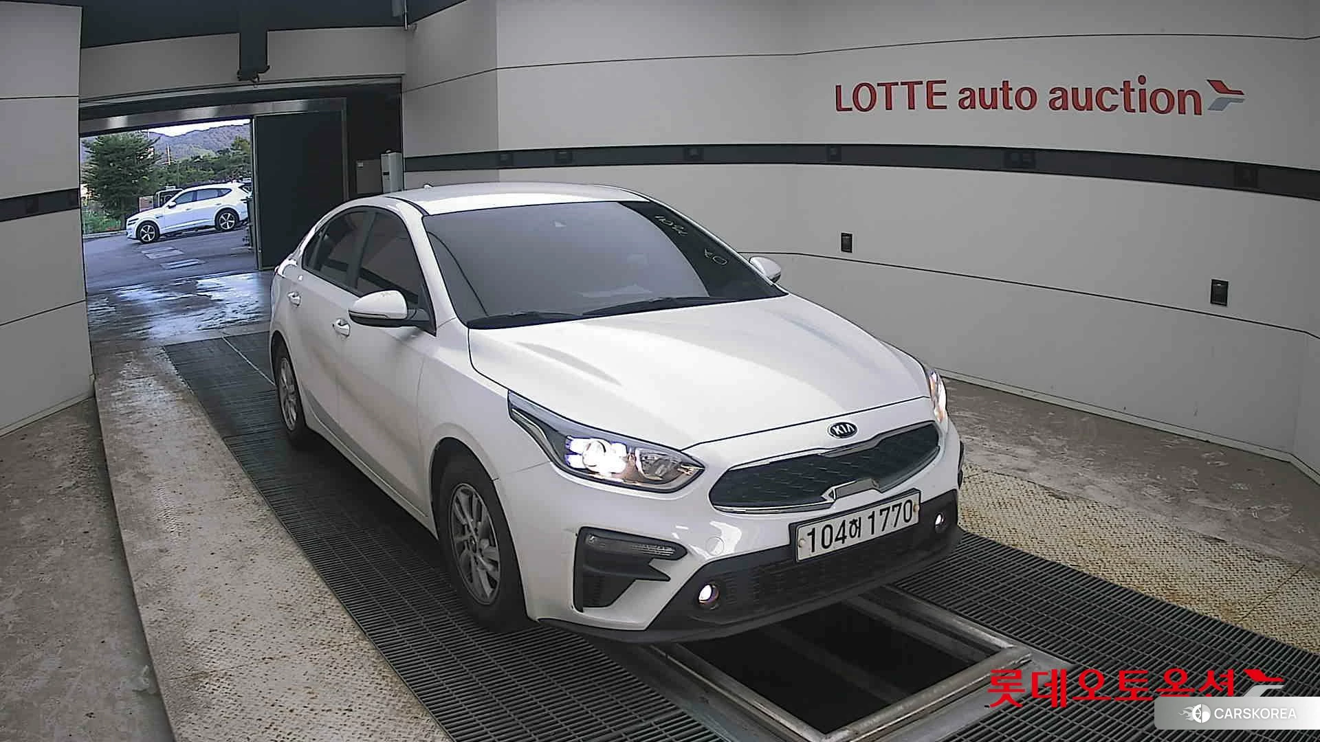 Kia K3 2020 Snow White Pearl из Кореи, фото 6
