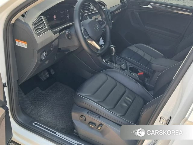 Volkswagen Tiguan second Generation 2023 Белый из Кореи, фото 6