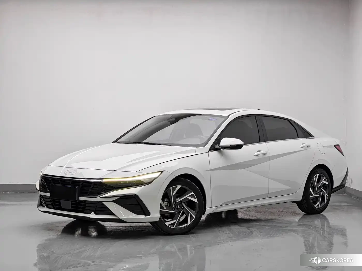Hyundai Elantra 2024 Белый из Китая, фото 6