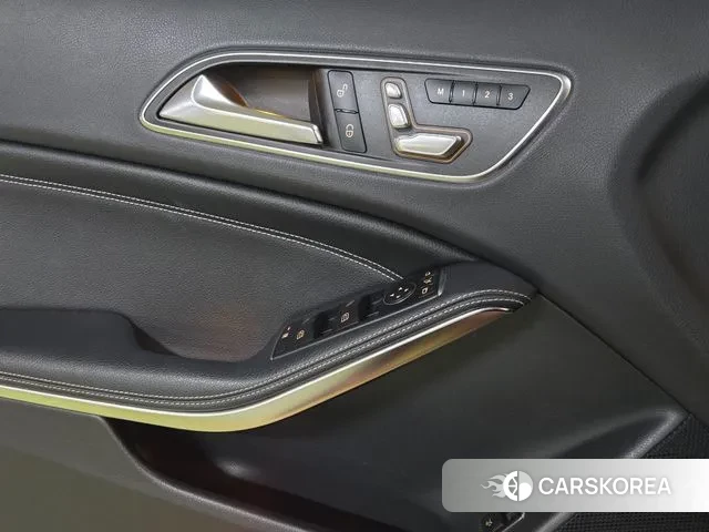 Mercedes-Benz GLA-Class X156 2018 Белый из Кореи, фото 6