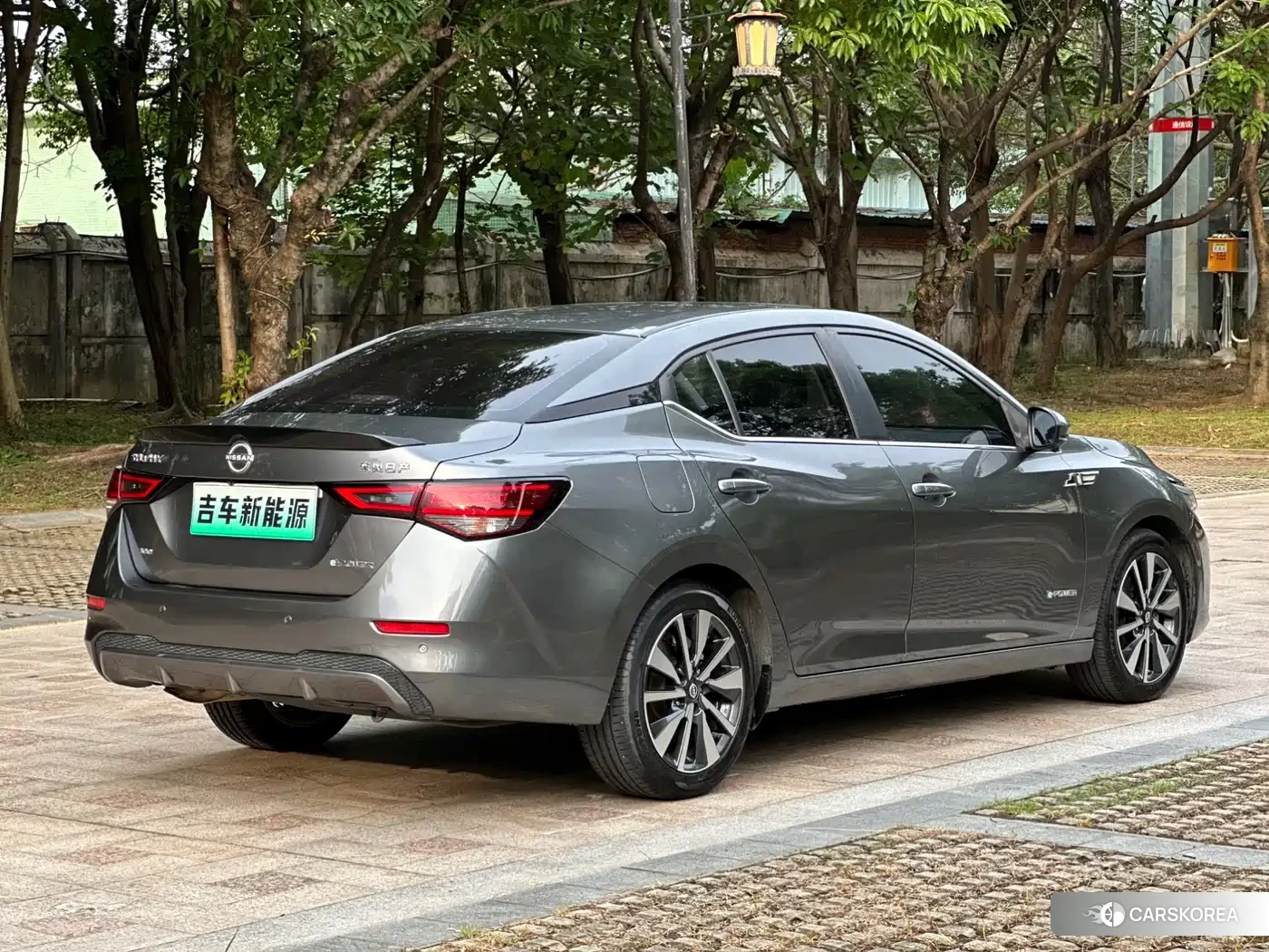 Nissan Sylphy 2022 Silver/gray из Китая, фото 6