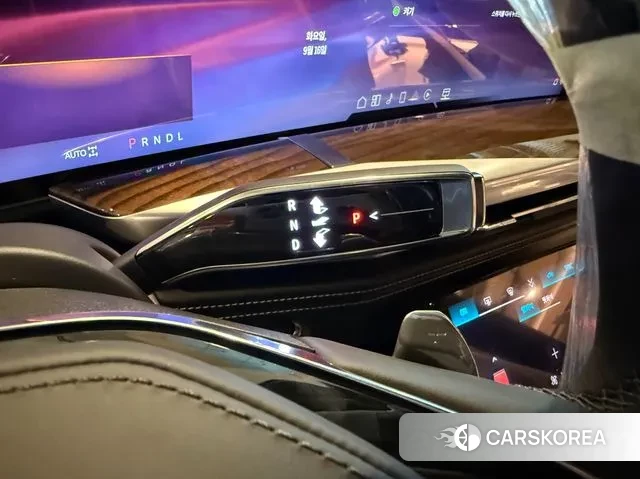 Cadillac Escalade 5th Generation 2025 Черный из Кореи, фото 6