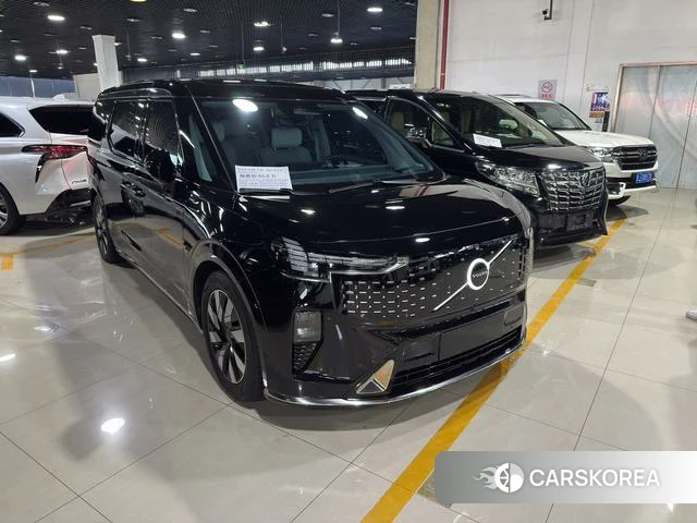 Volvo EM90 2025 Черный из Китая, фото 6