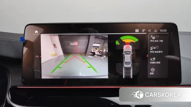 BMW 5 Series (G30) 2023 Серебристо-серый из Кореи, фото 6