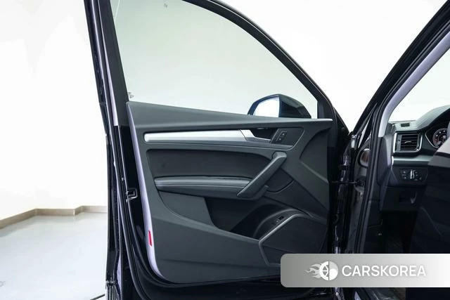 Audi Q5L 2023 Черный из Китая, фото 6