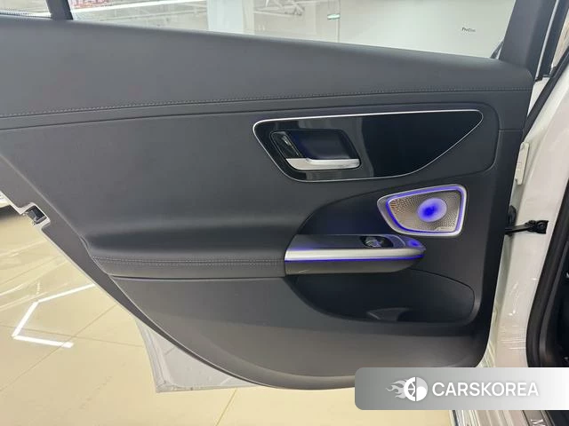 Mercedes-Benz C-class PHEV 2024 Белый из Китая, фото 6