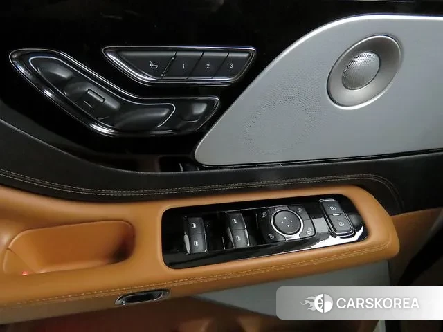 Lincoln Aviator 2nd generation 2021 Белый из Кореи, фото 6