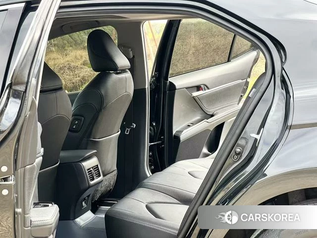 Toyota Camry 2023 Черный из Китая, фото 6