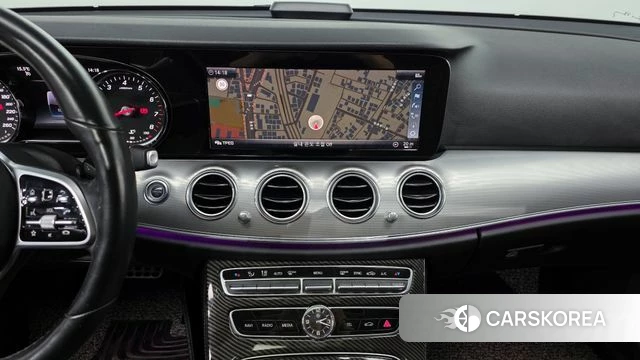 Mercedes-Benz E-Class W213 2019 Белый из Кореи, фото 6