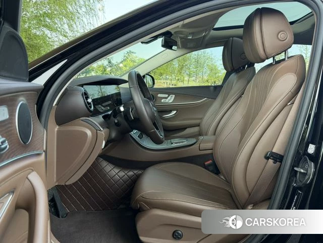 Mercedes-Benz E-class PHEV 2023 Черный из Китая, фото 6