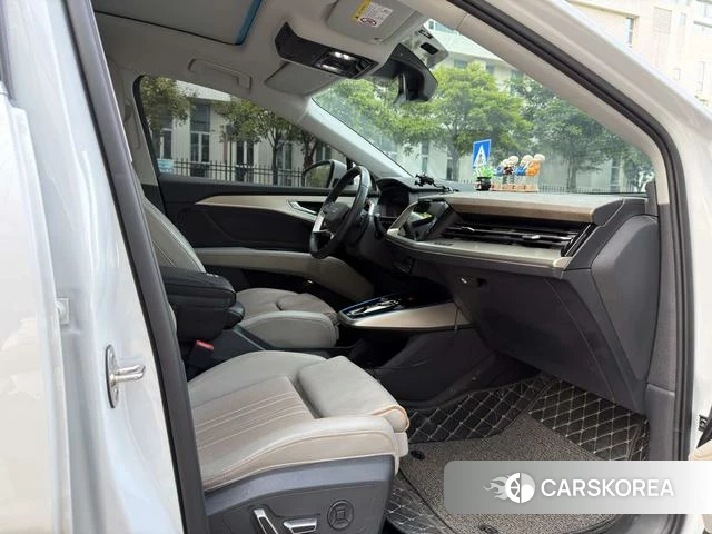Audi Q5 e-tron 2022 Белый из Китая, фото 6