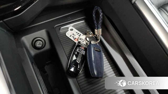 Audi e-Tron 2021 Синий из Кореи, фото 6