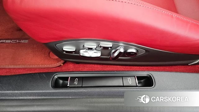 Porsche 718 Boxster 2023 Серебряный из Кореи, фото 6
