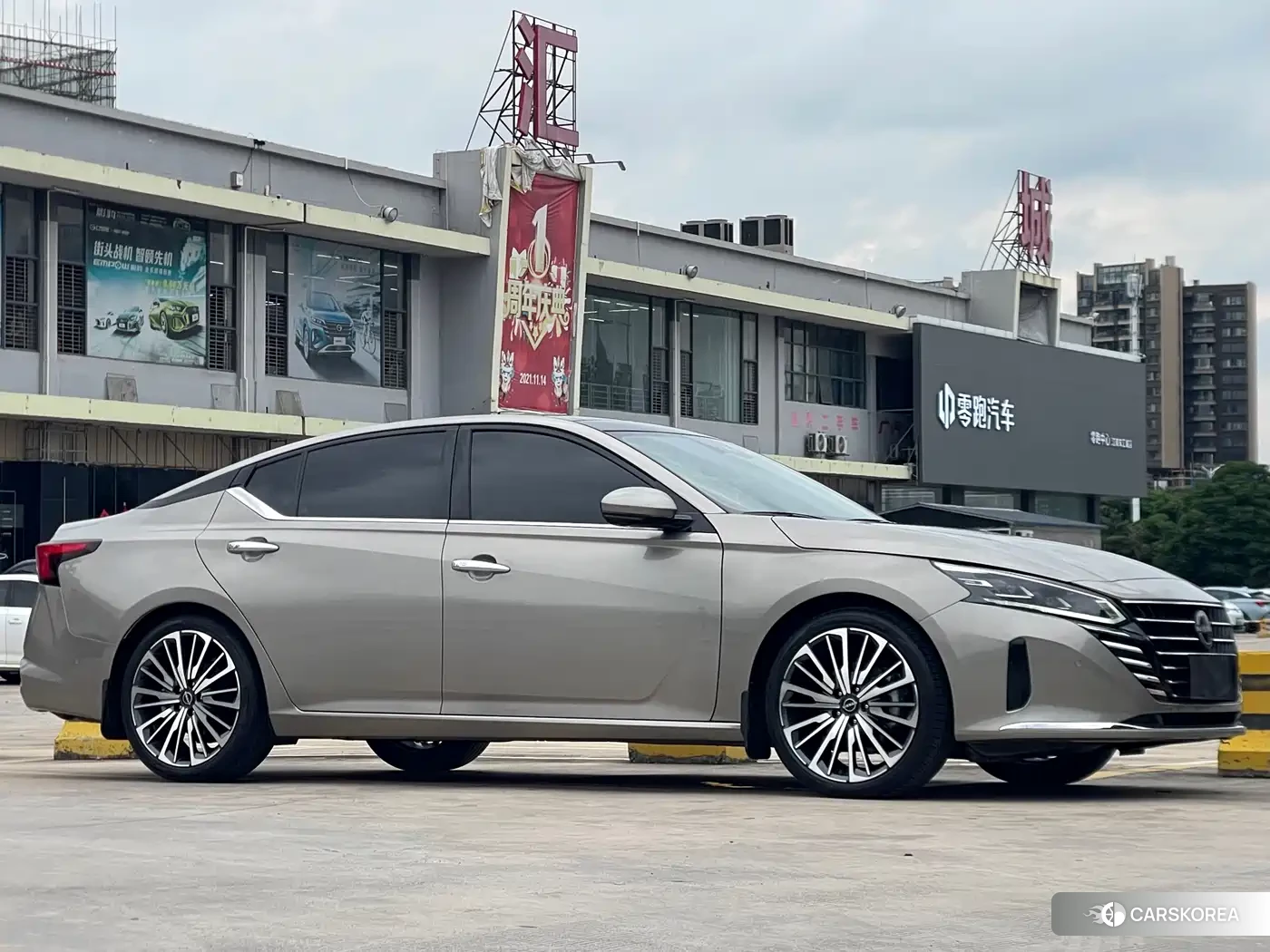 Nissan Altima 2023 Champagne/brown из Китая, фото 6